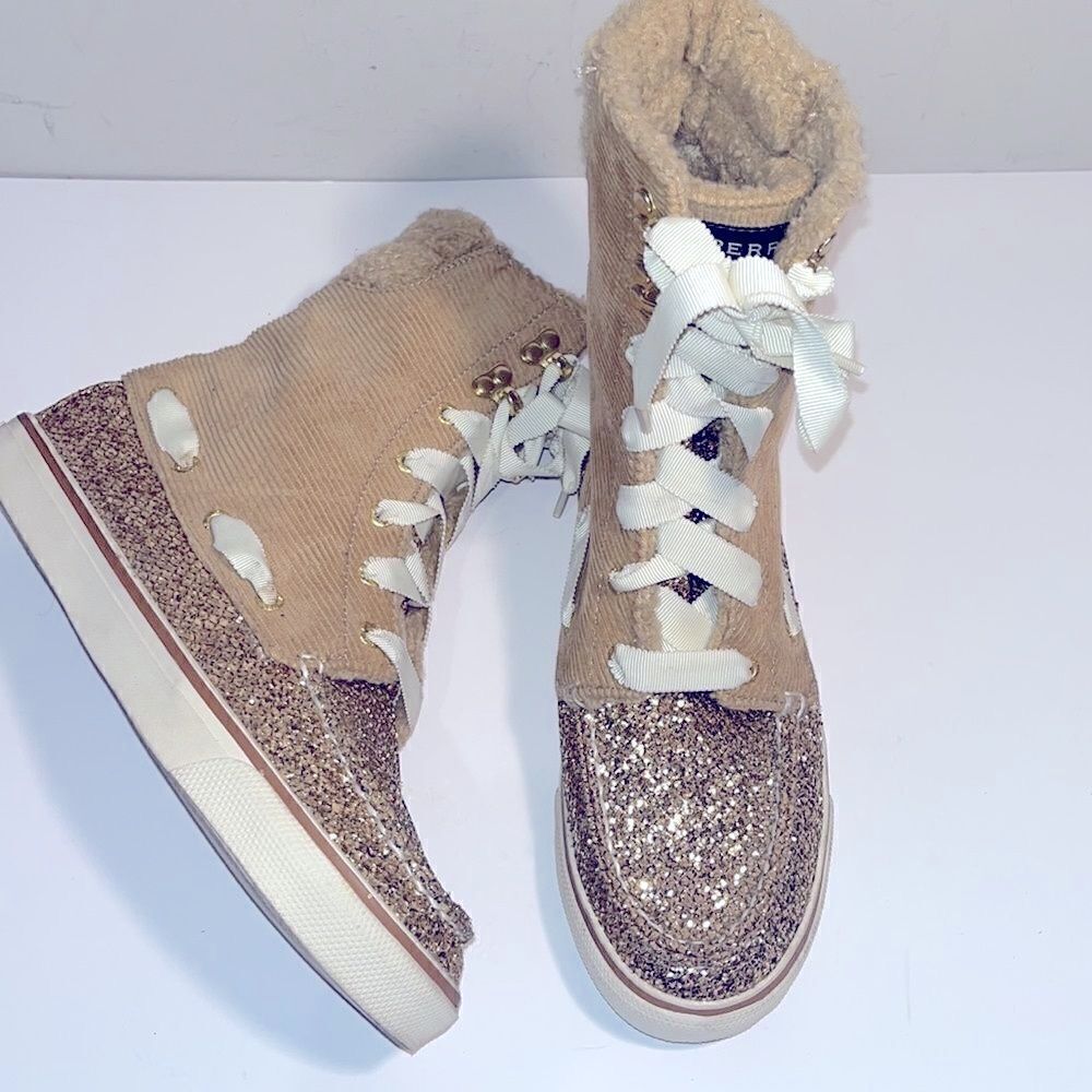 Vintage Sperry Topsider gold colored corduroy boots, faux fur lining.